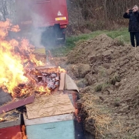 Otišlo u dim 80 košnica pčela