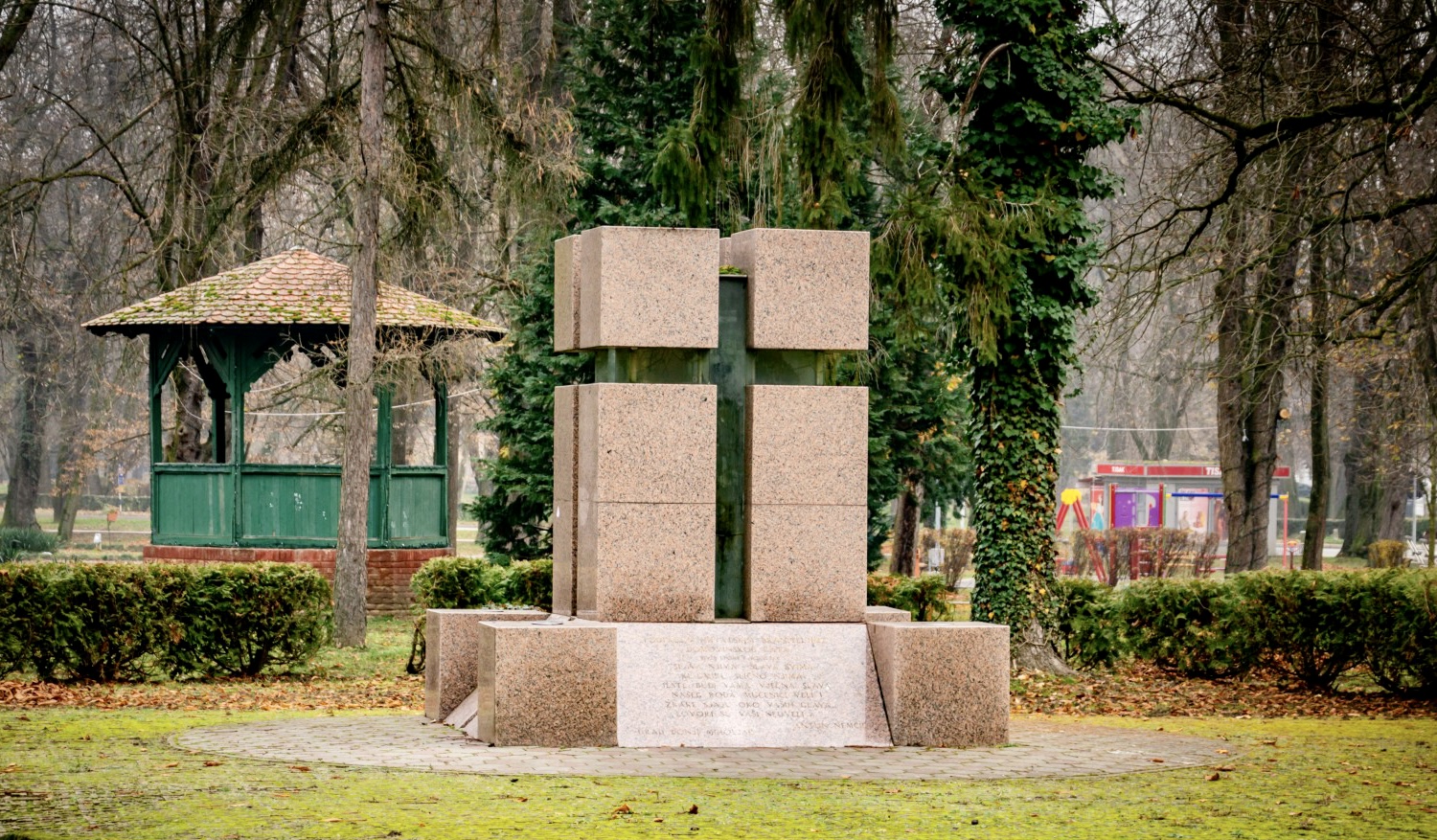 Povodom Dana pobjede polaganje vijenaca ispred Spomenika poginulim braniteljima