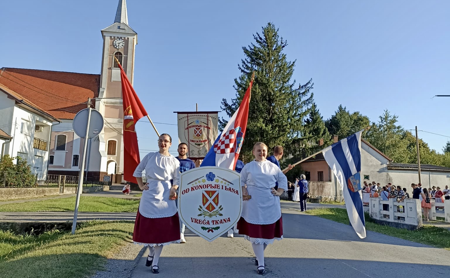 13. Smotra folklora u Viljevu “Od konoplje i lana vreća tkana”