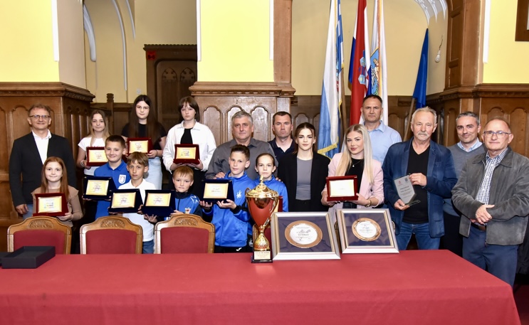 Ena Zemunić i Hrvački klub “Fami” najuspješniji!